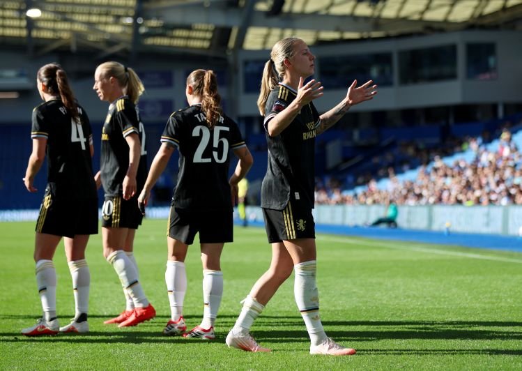 Spurs Women Storm to Victory With Seven Second Half Goals