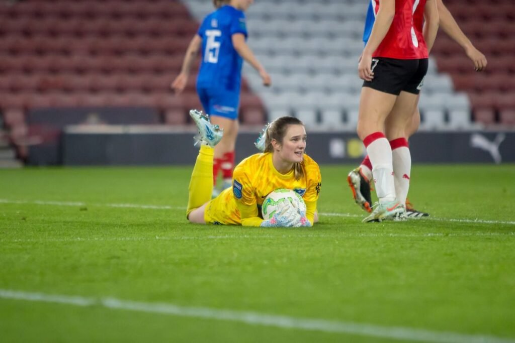 Lewes Secure Loan Signing of Hannah Poulter from Brighton Women