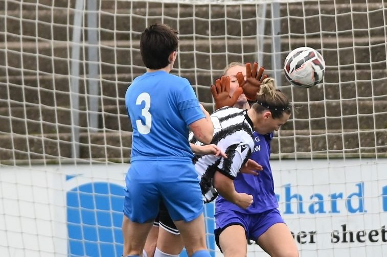 Dryburgh Athletic Knockout Cup Holders in a Nine Goal Thriller