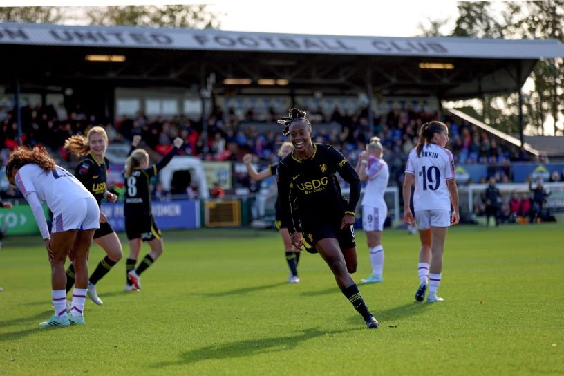 crystalpalacefcvchelseafcbarclayswomenssuperleague202627 womensfootballmagazinecom Crystal Palace FC v Chelsea FC Barclays Women's Super League 2026/27SUTTON, ENGLAND - OCTOBER 25: