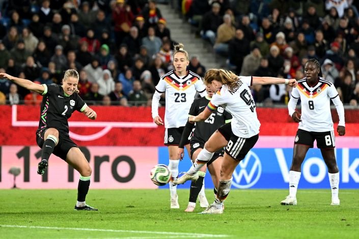Germany Women See Off Australia 4 2 Jamaica Edge Mexico 4 3